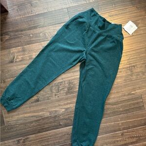 Beyond Yoga Dark Spruce Green Heather Spacedye Midi Jogger